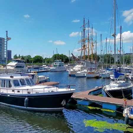 2 Bedroom Gorgeous In Appartement *